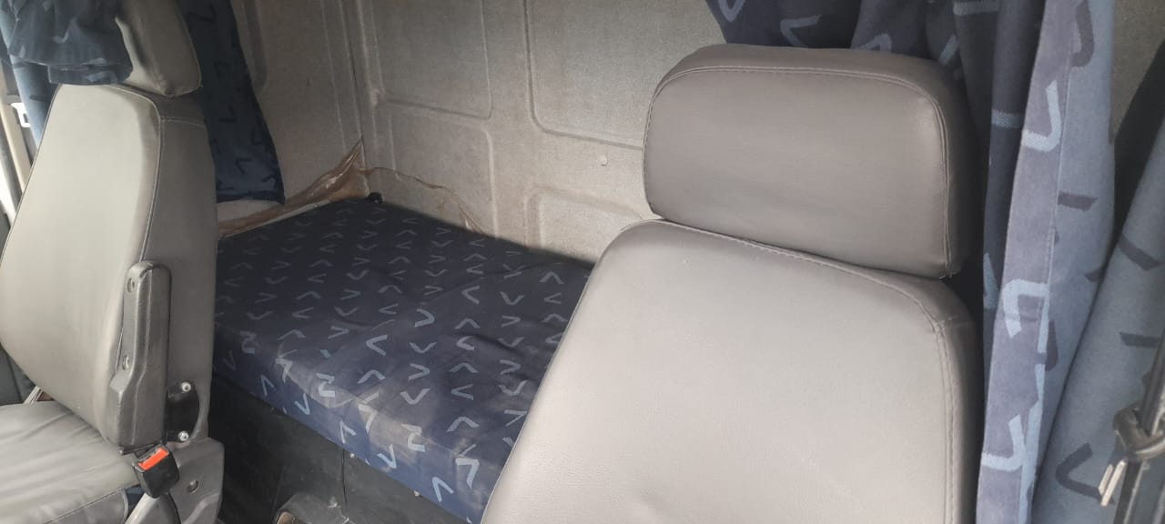 af9f9354-d604-47bd-b6e5-c421ccaca228