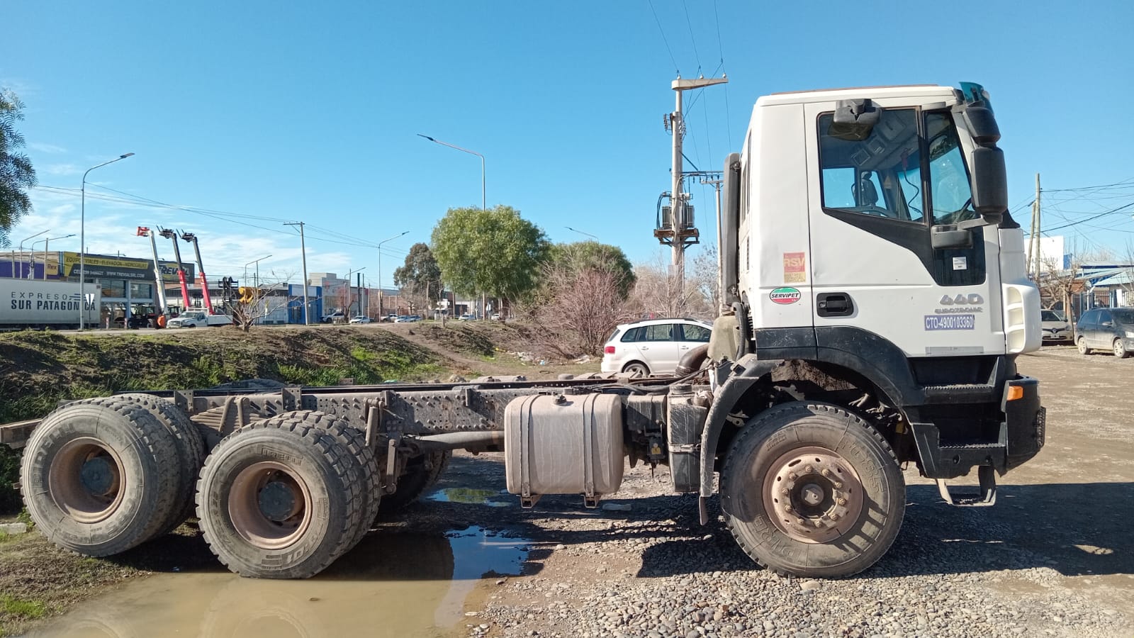 CAMION PERFIL 2 AD668GA