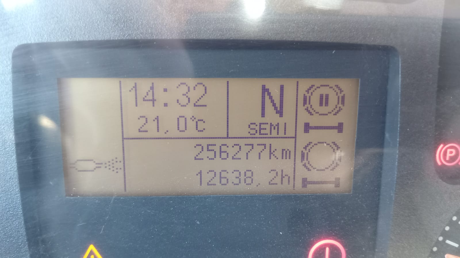 KM CAMION AD668GA